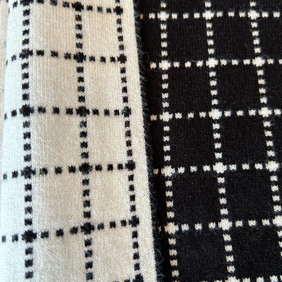 CHICO’s BRAND NEW NEVER WORN S/M GRIDLINES RUANA BLACK AND CREAM WRAP SHAWL CAPE - Picture 5 of 9